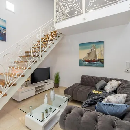 Villa Shaula 2 By Guide