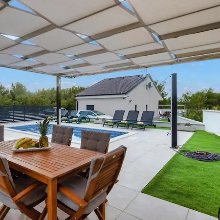 Shaula 2 By Guide Vila *