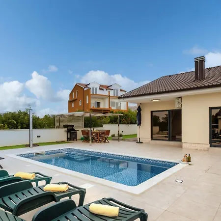 Shaula 2 By Guide Sibenik