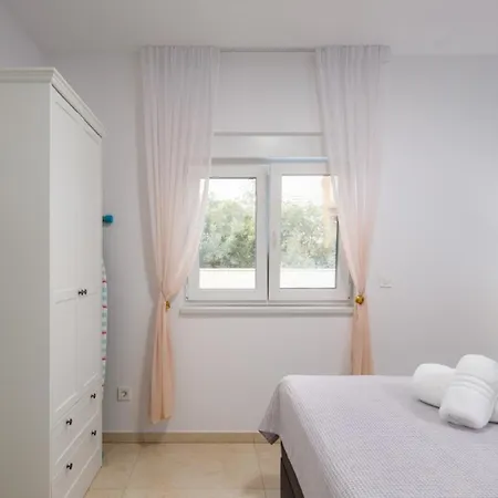 Shaula 2 By Guide Villa