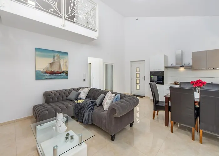 Shaula 2 By Guide Šibenik