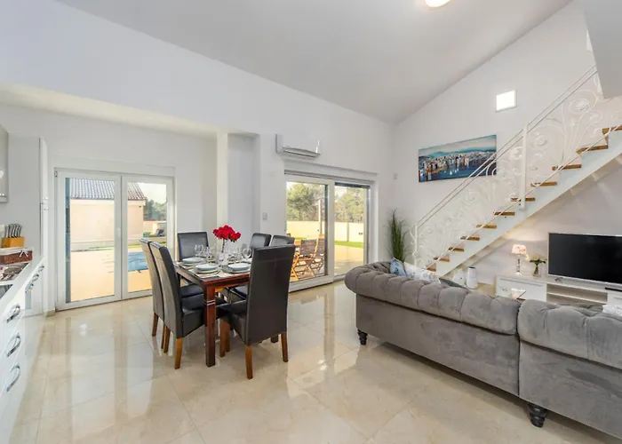 Shaula 2 By Guide Villa *