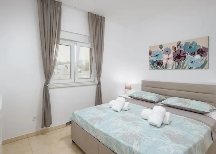 Villa Shaula 2 By Guide