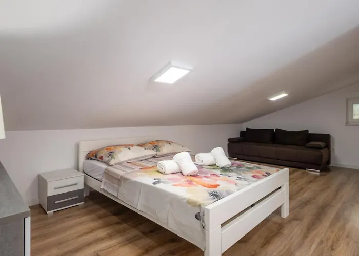 Shaula 2 By Guide Villa